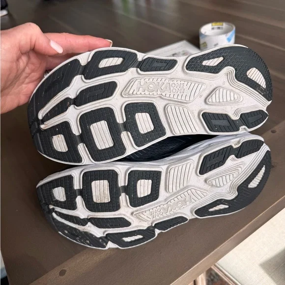 Hoka Bondi Running Shoes-Black 10.5 Medium - Picture 6 of 7